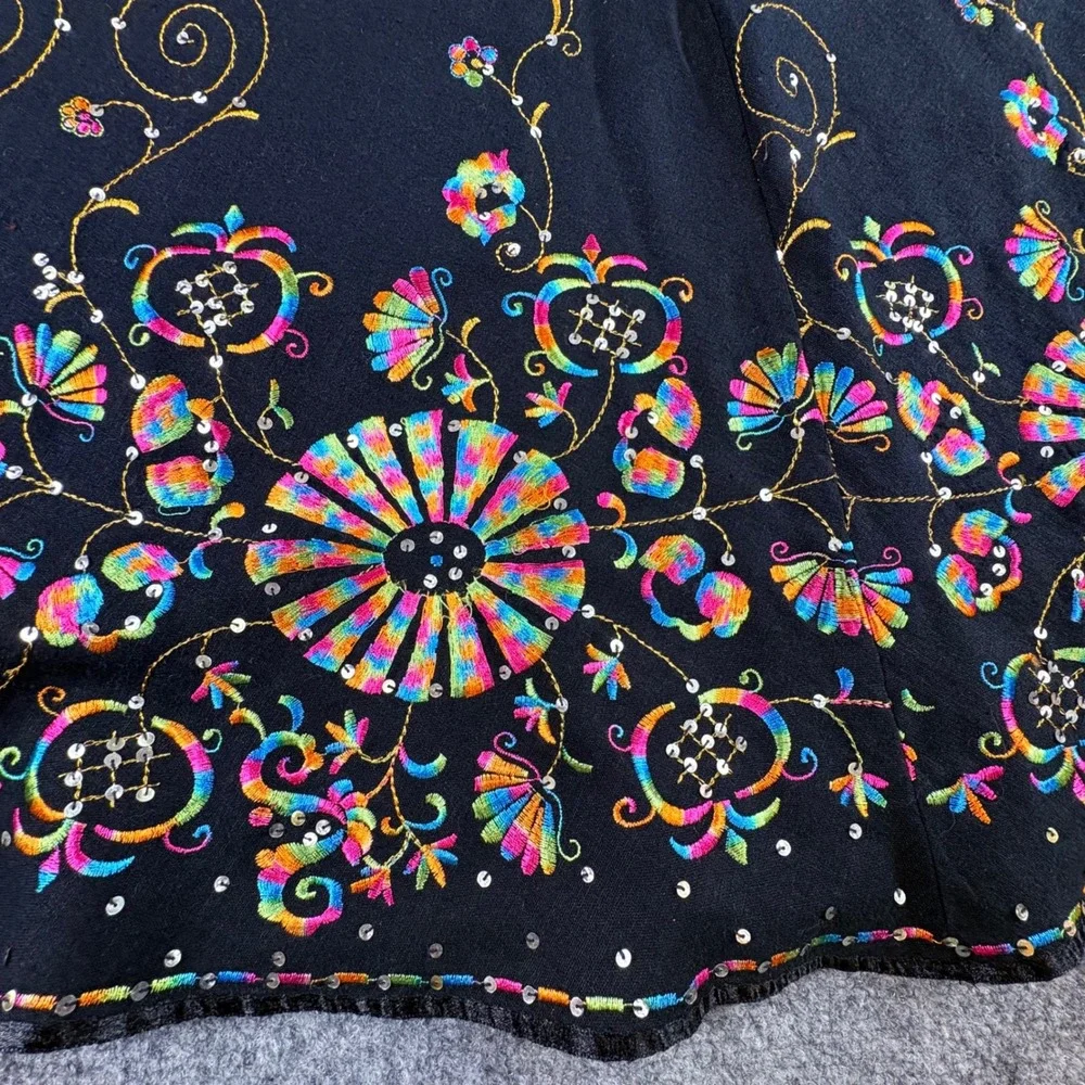 VTG Y2K‎ Willi Smith Skirt 4 Black Embroidered Floral Boho Festival Whimsigoth